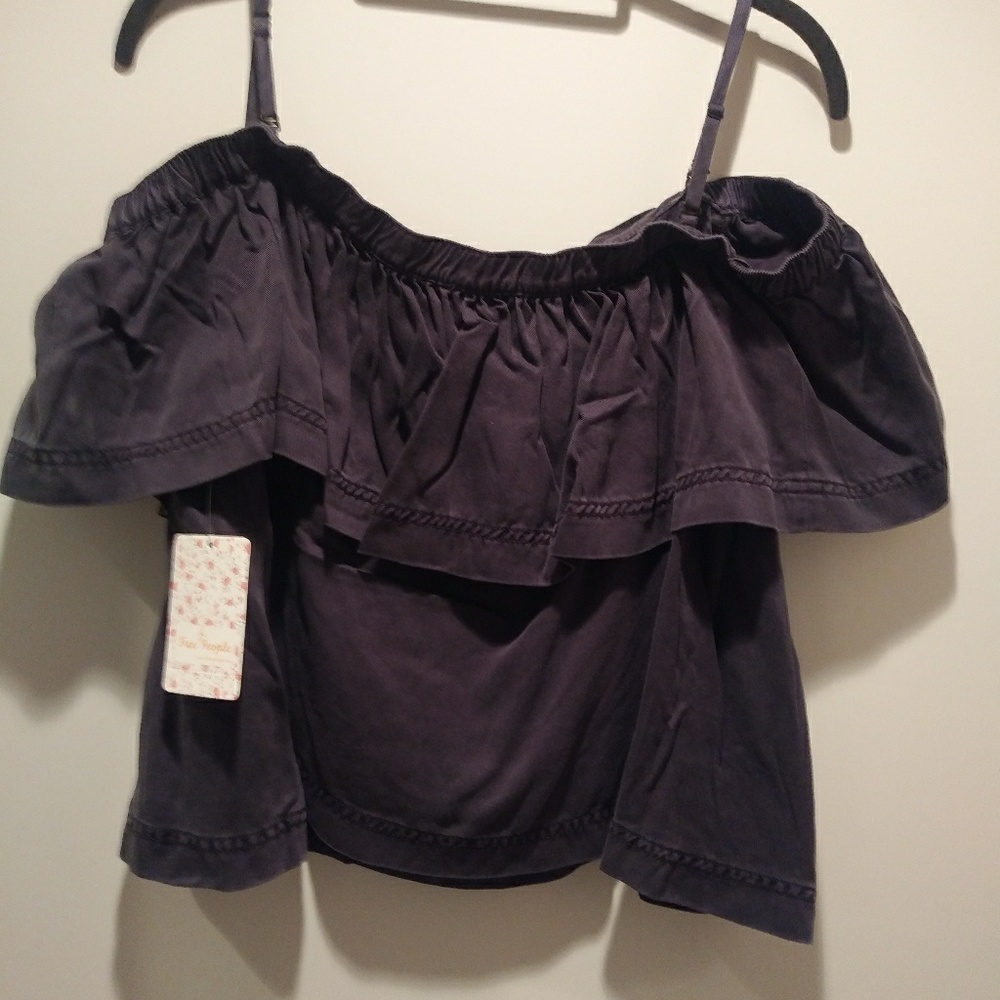 Free People. NWT woman's crop top. - Picture 4 of 5